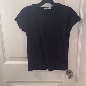Casual Black Tee with Short Sleeves